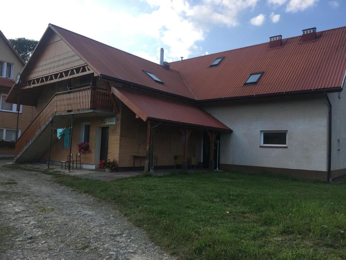 Dom Mlodziezowy W Polanie Appartement Serednie Male Buitenkant foto