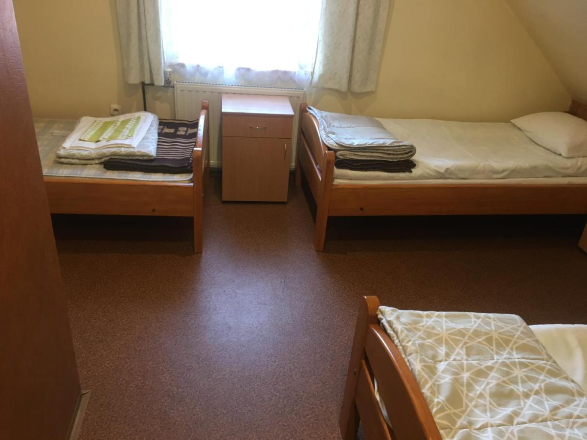 Dom Mlodziezowy W Polanie Appartement Serednie Male Buitenkant foto