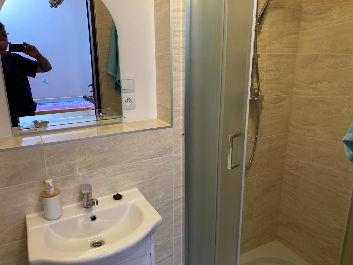Dom Mlodziezowy W Polanie Appartement Serednie Male Buitenkant foto