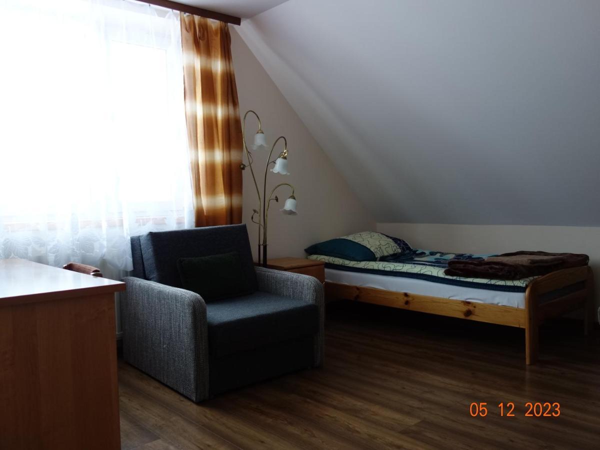 Dom Mlodziezowy W Polanie Appartement Serednie Male Buitenkant foto